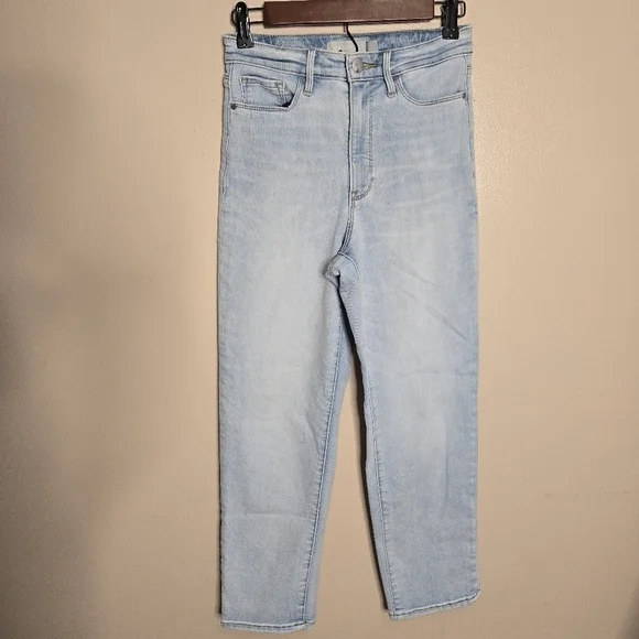 Athleta Sculptek Straight Leg Ankle Jean Light Wash - Picture 2 of 7